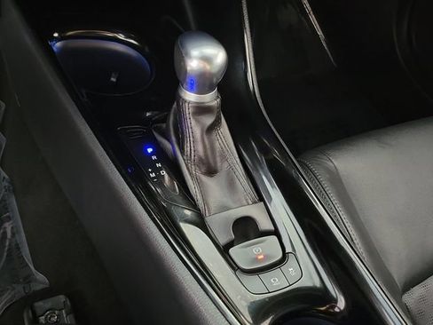 Used 2019 Toyota C-HR Limited FWD image 30