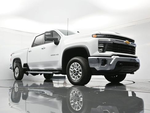 Certified 2025 Chevrolet Silverado 2500 LT w/ Convenience Package image 41