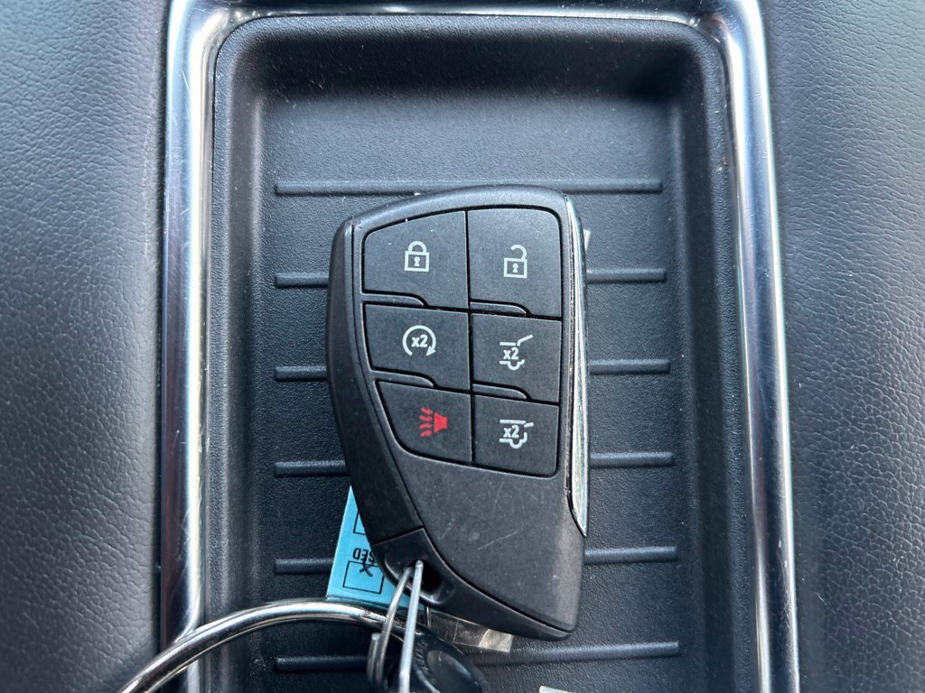 Used 2023 GMC Yukon Denali w/ Advanced Technology Package AWD/4WD image 39