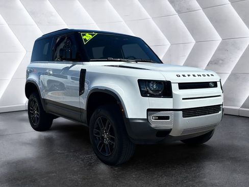 Used 2025 Land Rover Defender 90 S image 1