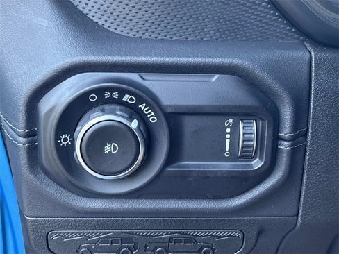 Used 2024 Jeep Wrangler Unlimited Rubicon image 25