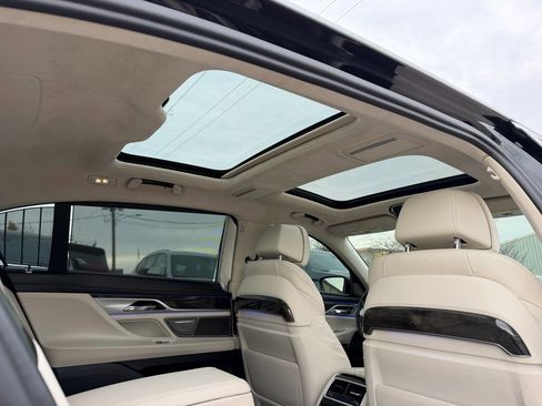 Used 2018 BMW 750i xDrive AWD/4WD image 18
