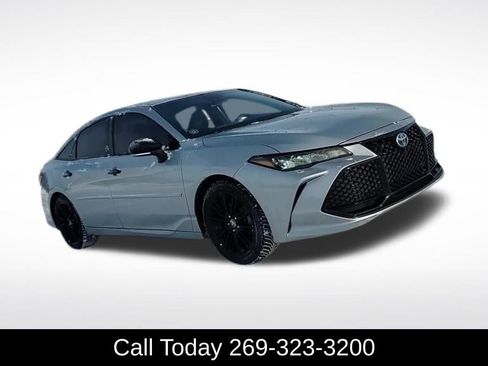 Used 2022 Toyota Avalon XSE image 7