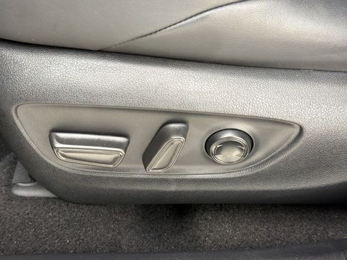 Used 2022 Toyota RAV4 XSE AWD/4WD image 14