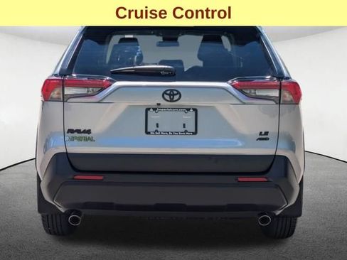 Certified 2025 Toyota RAV4 LE AWD/4WD image 9