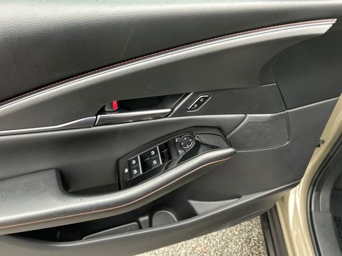 Used 2025 MAZDA CX-30 Carbon image 16