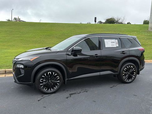 New 2026 Nissan Rogue SV FWD image 3