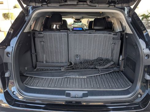 Used 2024 Toyota Highlander XLE image 10