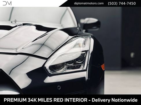 Used 2018 Nissan GT-R Premium w/ Premium Interior Package AWD/4WD image 13
