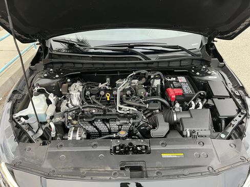 Used 2025 Nissan Altima 2.5 SV image 32