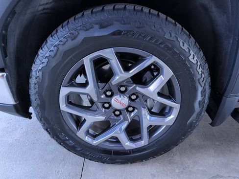 Used 2024 GMC Sierra 1500 SLT w/ SLT Premium Plus Package AWD/4WD image 24