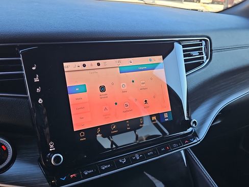 Used 2023 Jeep Wagoneer L Series III image 21