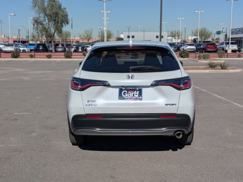Used 2024 Honda HR-V Sport image 4