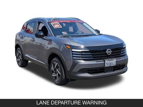 Used 2026 Nissan Kicks SV FWD image 2