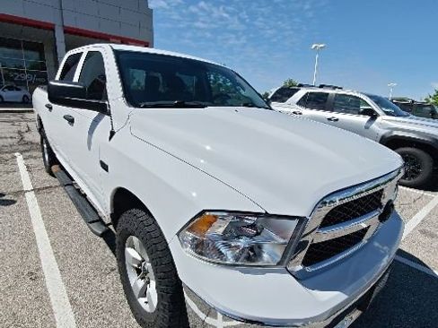 Used 2020 RAM 1500 Tradesman w/ Chrome Appearance Group AWD/4WD image 15