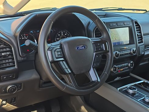 Used 2021 Ford Expedition Limited image 14