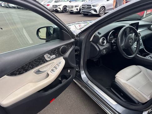 Used 2017 Mercedes-Benz C 300 Sedan image 6
