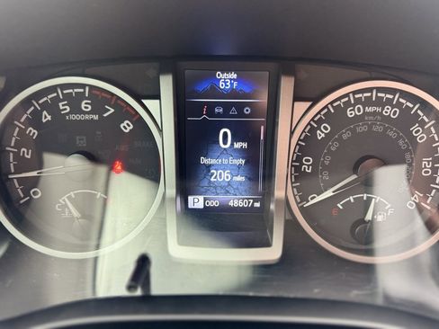 Used 2022 Toyota Tacoma SR5 image 12