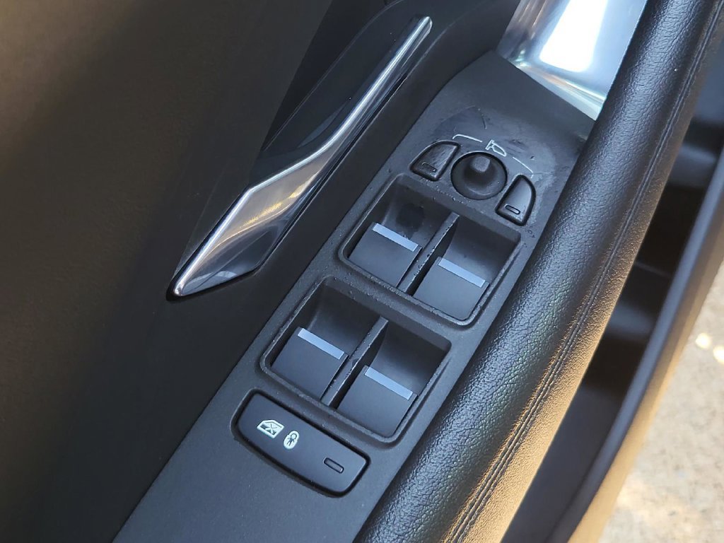Used 2020 Jaguar E-PACE AWD/4WD image 19