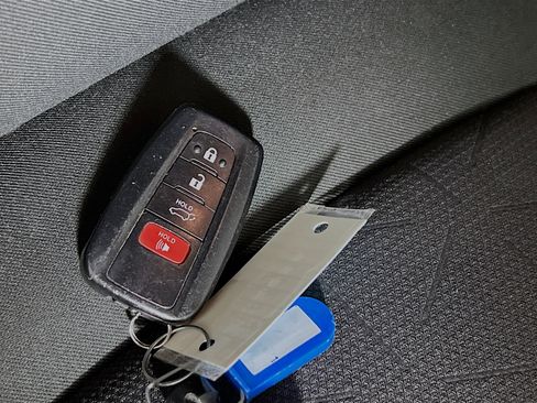 Used 2020 Toyota RAV4 XLE w/ Convenience Package image 36