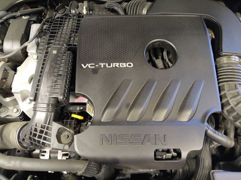 Used 2024 Nissan Altima 2.0 SR FWD image 30