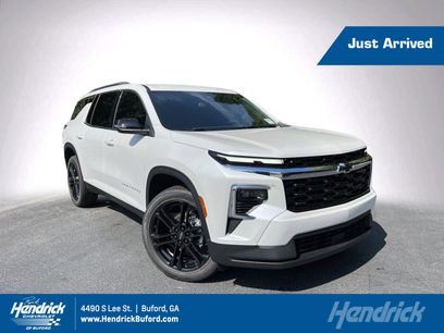 Used 2025 Chevrolet Traverse LT