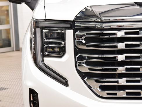 Used 2024 GMC Sierra 1500 Denali w/ Denali Reserve Package AWD/4WD image 12