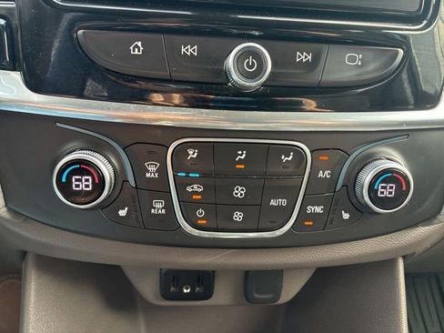 Used 2019 Chevrolet Traverse LT w/ LPO, Blackout Package AWD/4WD image 27
