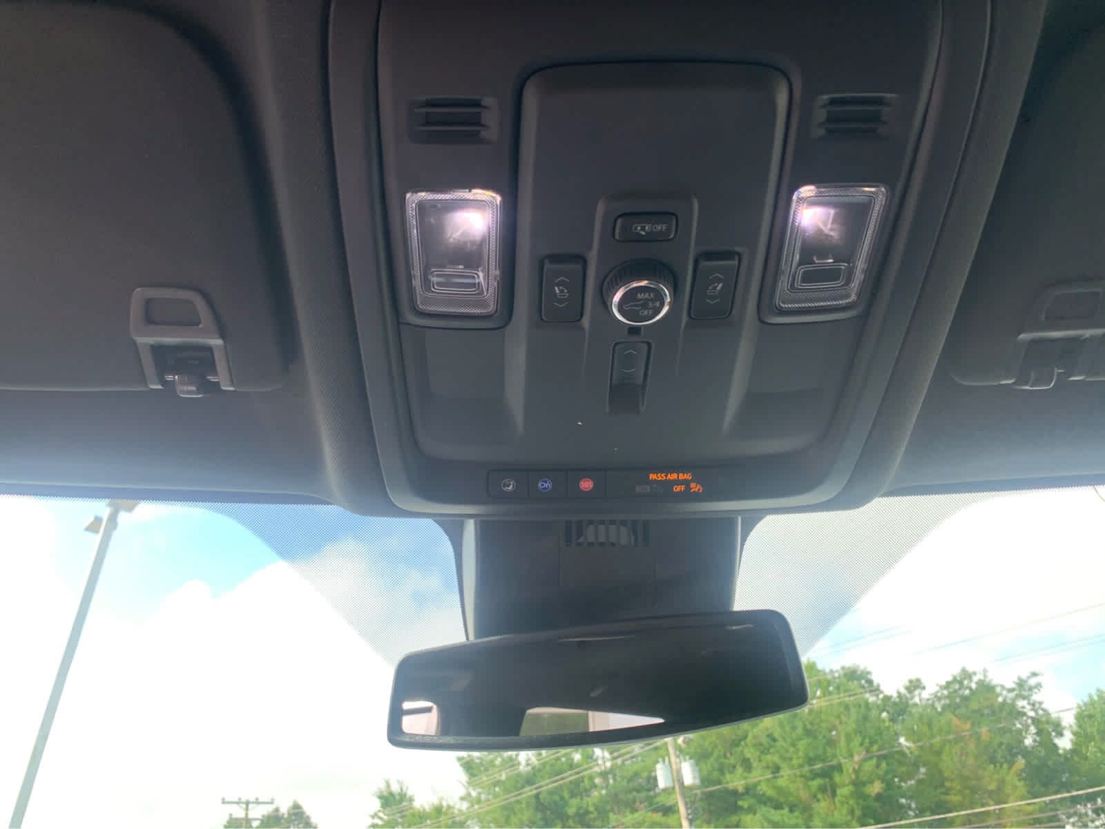 Used 2025 GMC Yukon Elevation AWD/4WD image 23