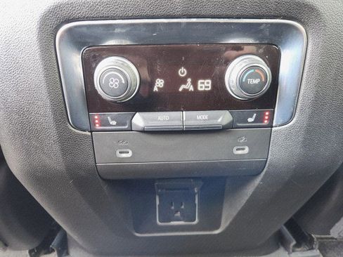 Used 2022 Chevrolet Tahoe LT w/ Luxury Package image 29