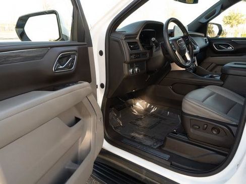 Used 2023 GMC Yukon XL SLT image 11