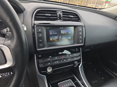 Used 2018 Jaguar XE Prestige image 23