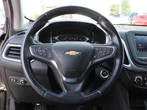 Used 2020 Chevrolet Equinox LT w/ Driver Convenience Package AWD/4WD image 11