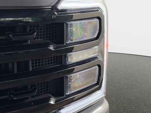 Used 2023 Ford F250 Lariat w/ Black Appearance Package AWD/4WD image 10