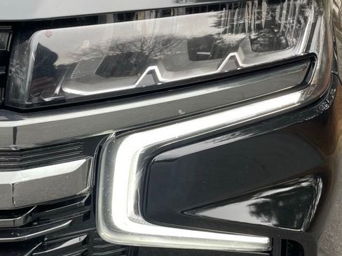 Used 2021 Chevrolet Tahoe Z71 w/ Z71 Off-Road Package image 12