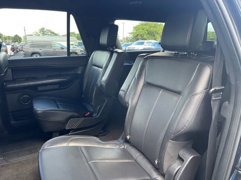 Used 2021 Ford Expedition Max XLT image 19