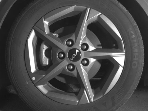 Used 2025 Kia K4 LXS image 12