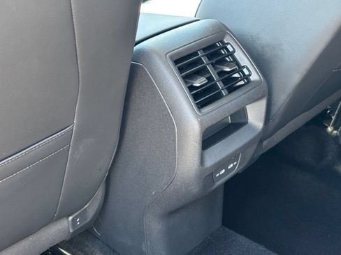 Used 2026 Volkswagen Tiguan SE AWD/4WD image 24