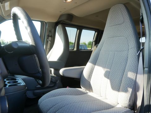 Used 2024 Chevrolet Express 3500 LT w/ LT Preferred Equipment Group RWD image 9