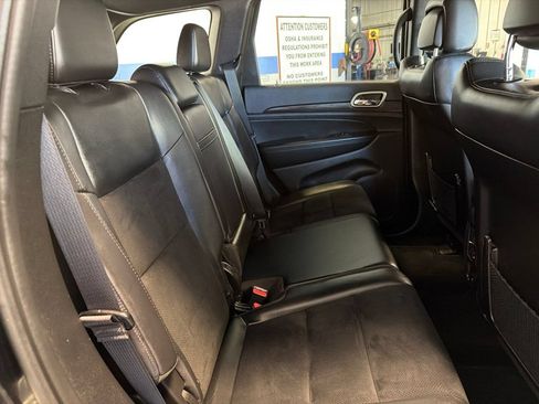 Used 2022 Jeep Grand Cherokee Laredo X AWD/4WD image 27