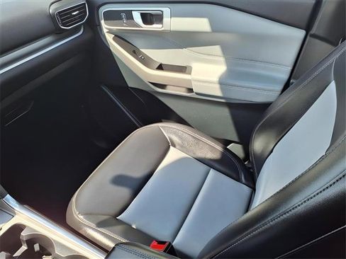 Certified 2024 Ford Explorer XLT w/ Equipment Group 202A image 13