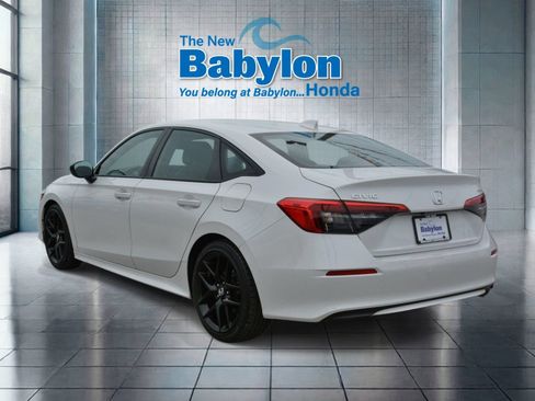 Used 2023 Honda Civic Sport image 3