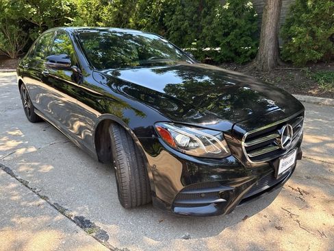 Used 2018 Mercedes-Benz E 400 4MATIC Sedan image 9
