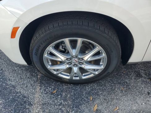 Used 2024 Buick Enclave Essence w/ Experience Buick Package image 5