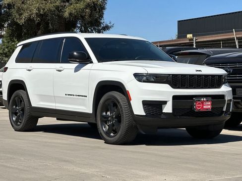 Used 2022 Jeep Grand Cherokee L Laredo RWD image 10