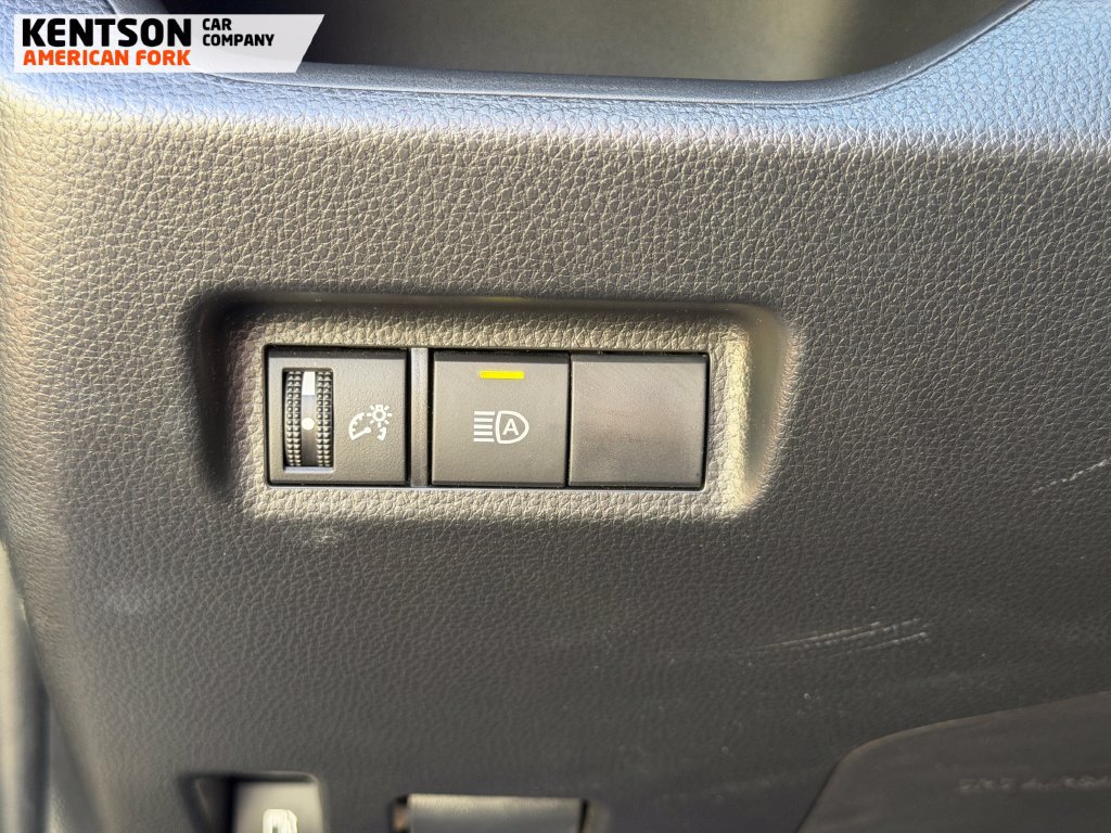 Used 2025 Toyota RAV4 LE AWD/4WD image 18