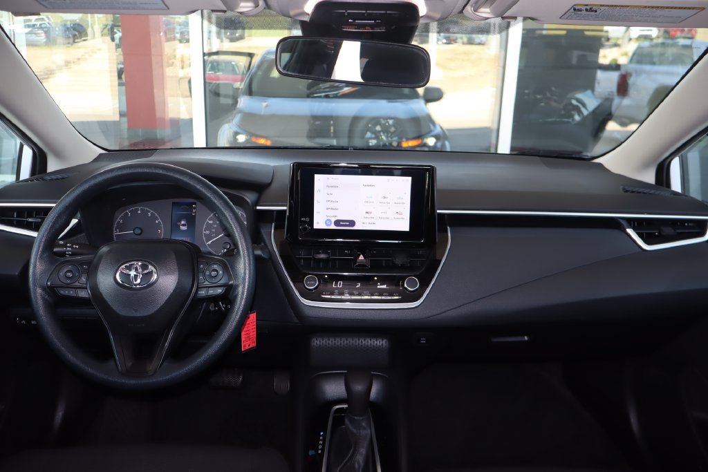Used 2024 Toyota Corolla LE FWD image 30