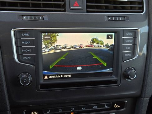 Used 2016 Volkswagen e-Golf SE w/ DC Fast Charging Package image 15