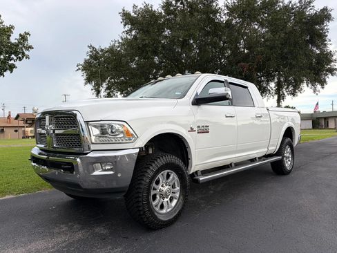 Used 2016 RAM 2500 Laramie AWD/4WD image 2