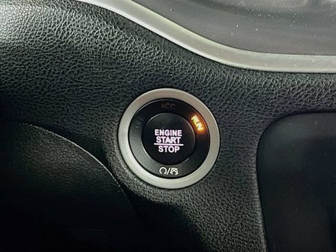 Used 2019 Dodge Charger R/T RWD image 16